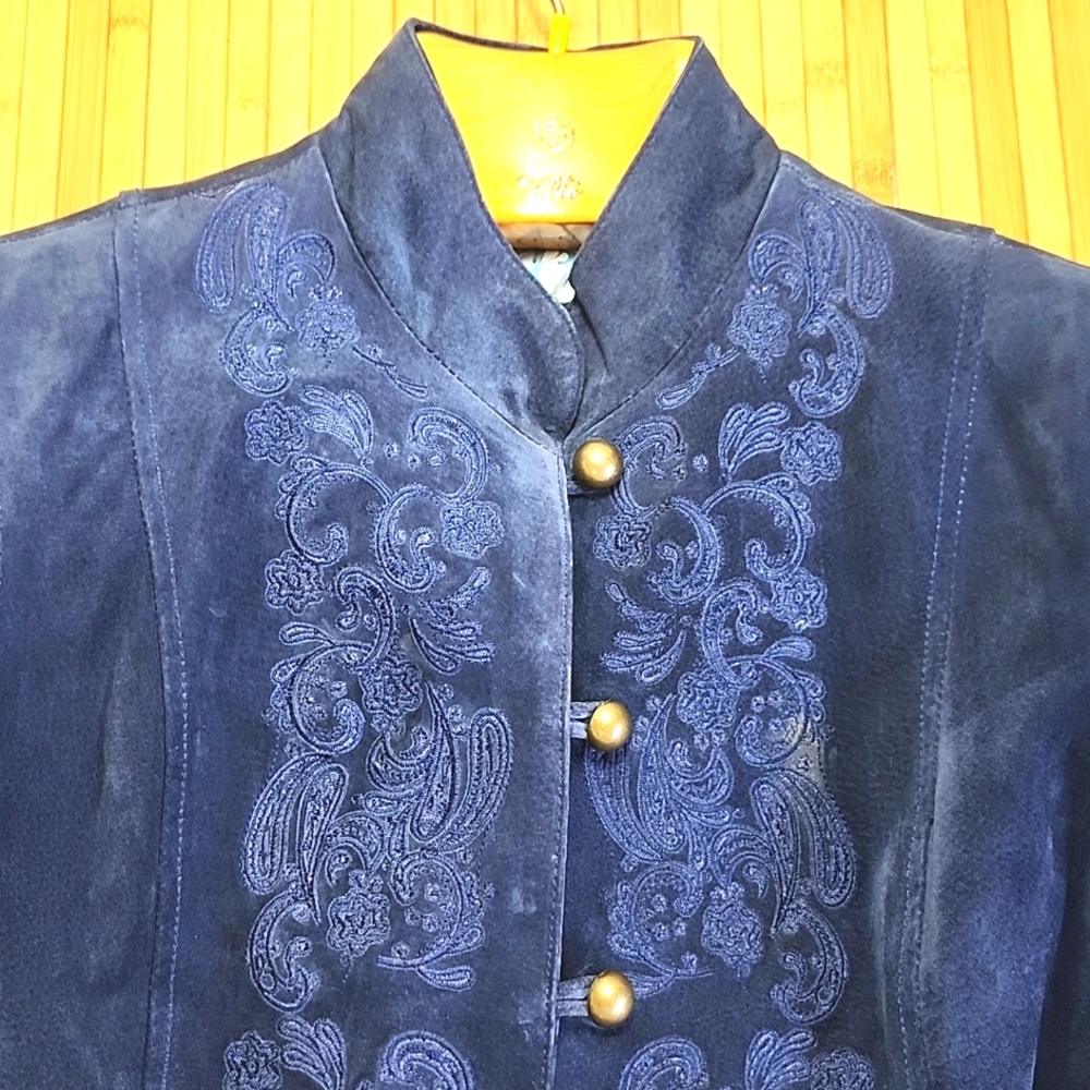 Alice Blue Vintage 60's Dark Blue Suede Neru Collar Embossed Brass Butto… - Picture 3 of 14